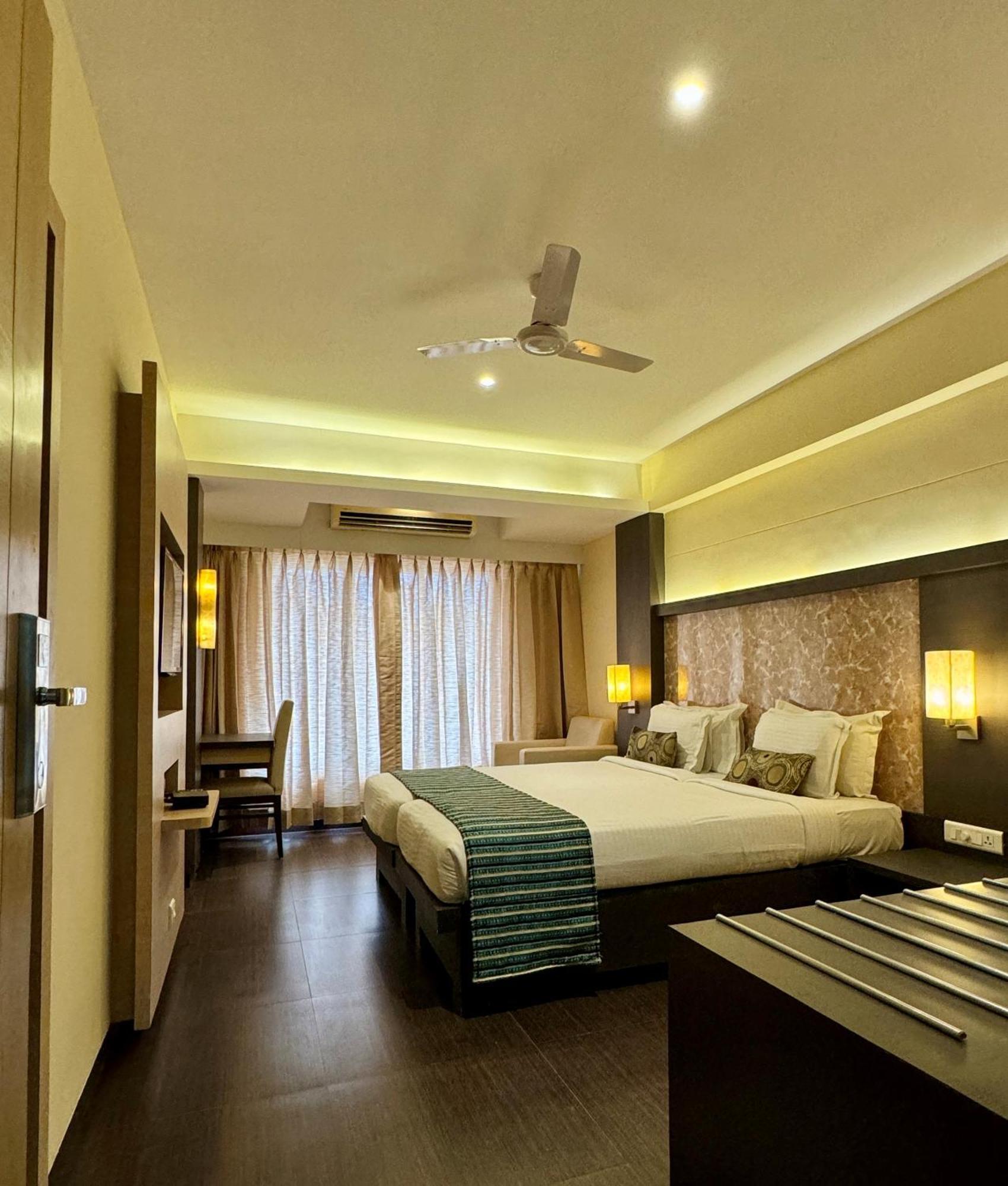 Hotel Galaxy Bombay Exterior foto